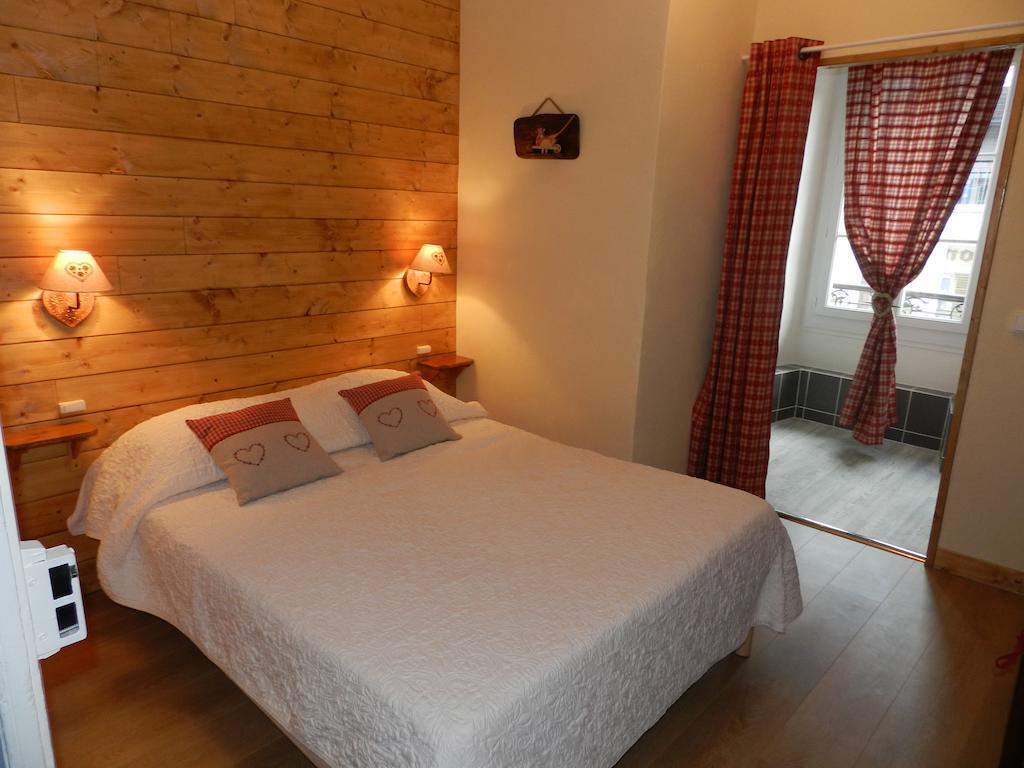 Hotel Du Mont Blanc Sallanches Szoba fotó