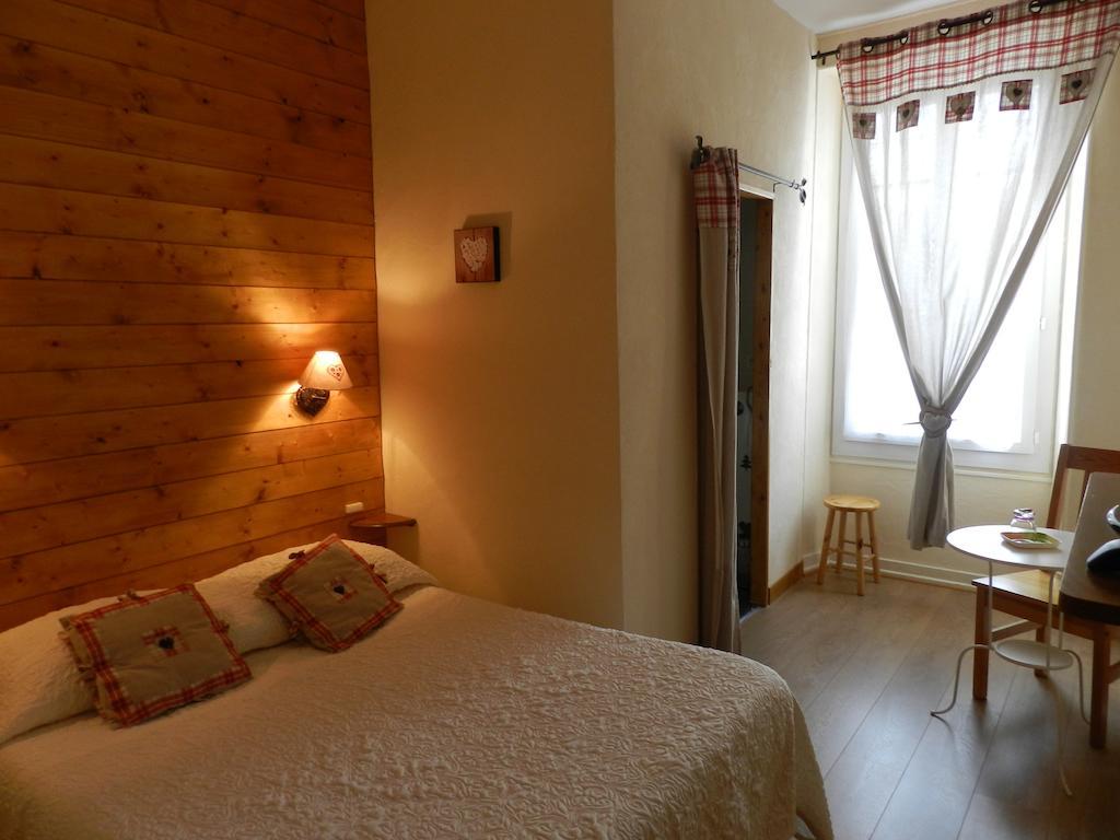 Hotel Du Mont Blanc Sallanches Szoba fotó